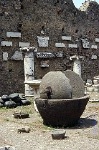 Olijfpers in Pompeii (Campani, Itali); Olive press Pompeii (Pompeii, Campania, Italy)